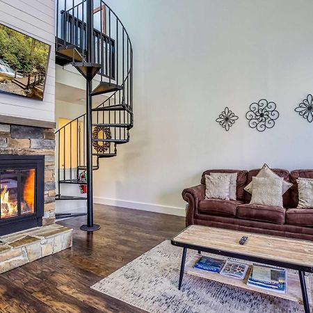 Gatlinburg Mountain Townhome With Pool Access! المظهر الخارجي الصورة