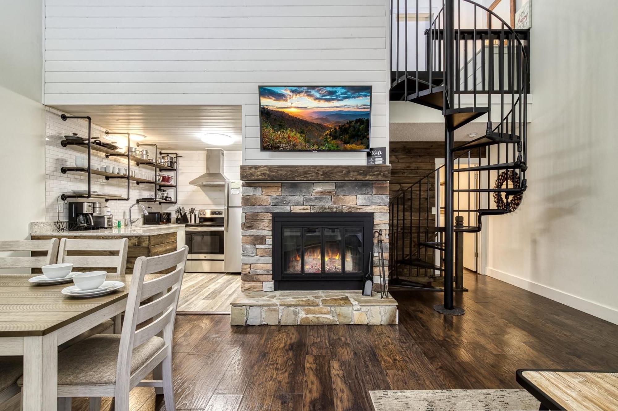 Gatlinburg Mountain Townhome With Pool Access! المظهر الخارجي الصورة